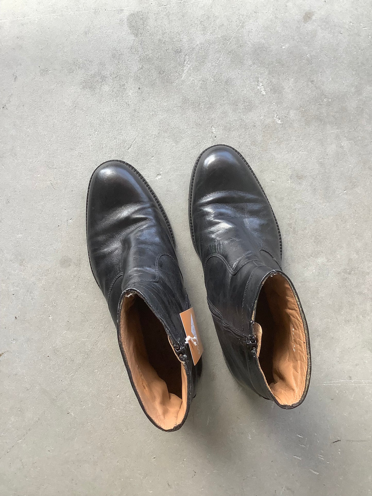 Black leather Chelsea boots EU 42