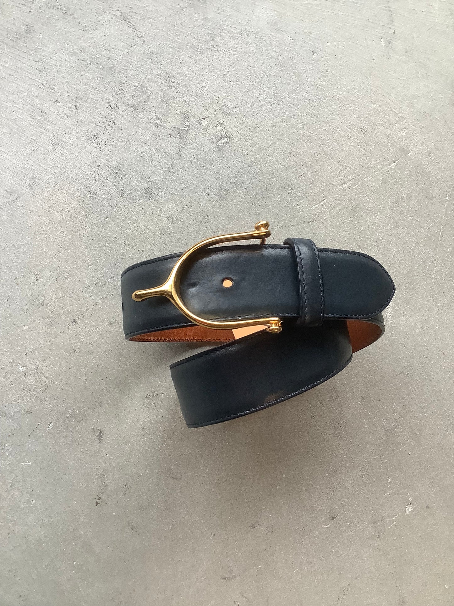 Navy leather belt with gold wishbone buckle (XS)